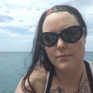 Meet your Posher, Carly